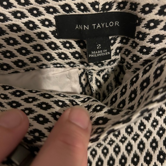 NWOT Ann Taylor DEVIN Cropped Pant in Diamond Pattern Women's Size 2 - Picture 3 of 7